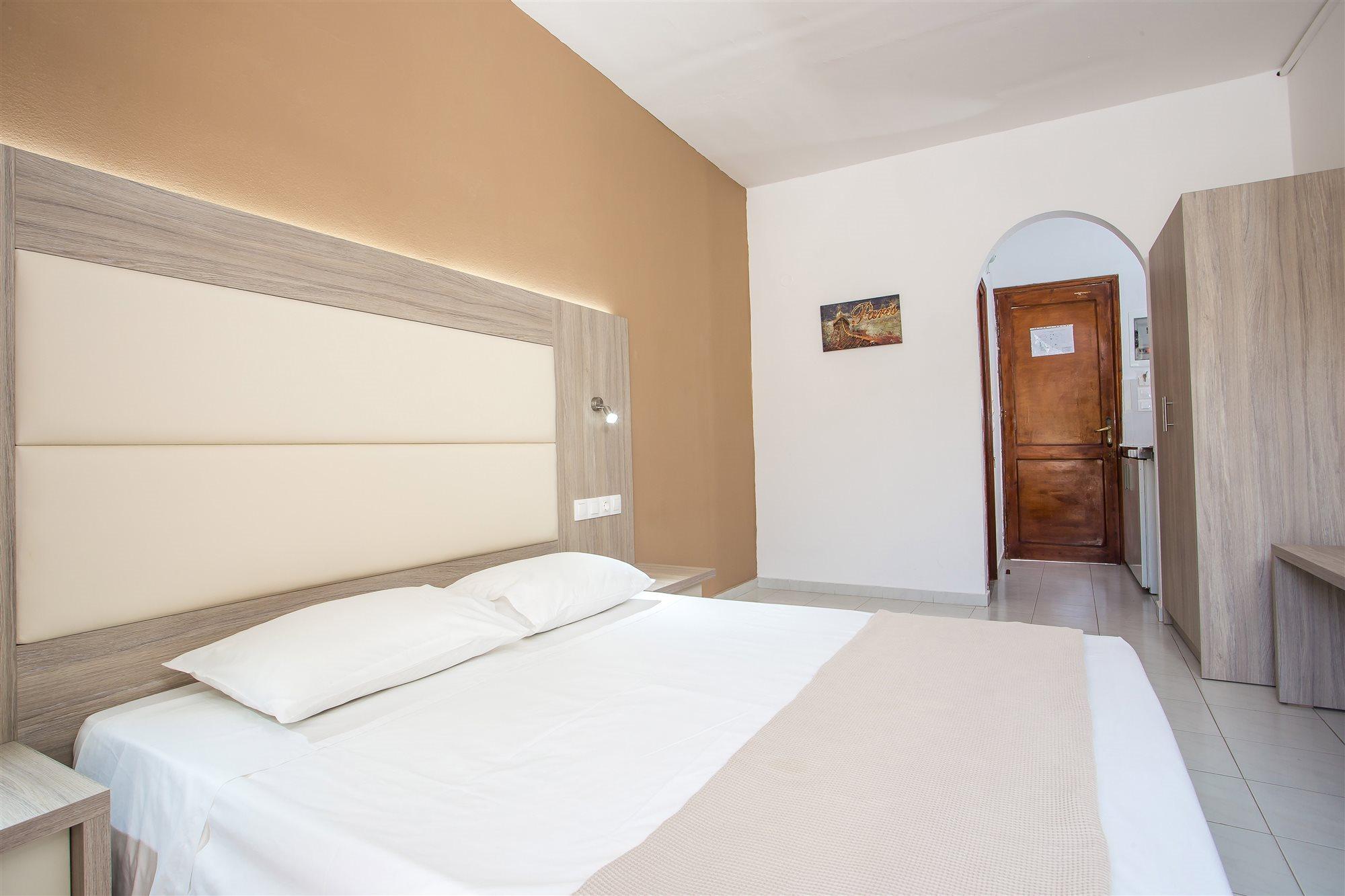 Maroula Aparthotel 2*