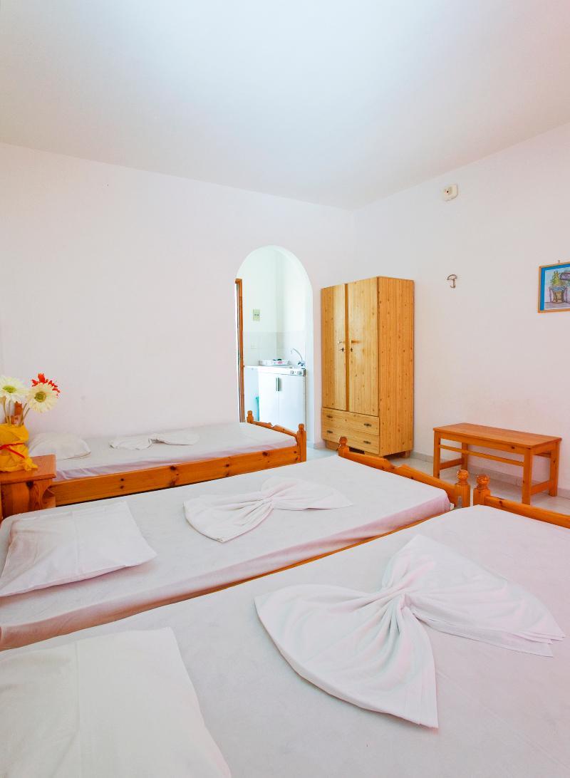 Aparthotel Maroula 2*